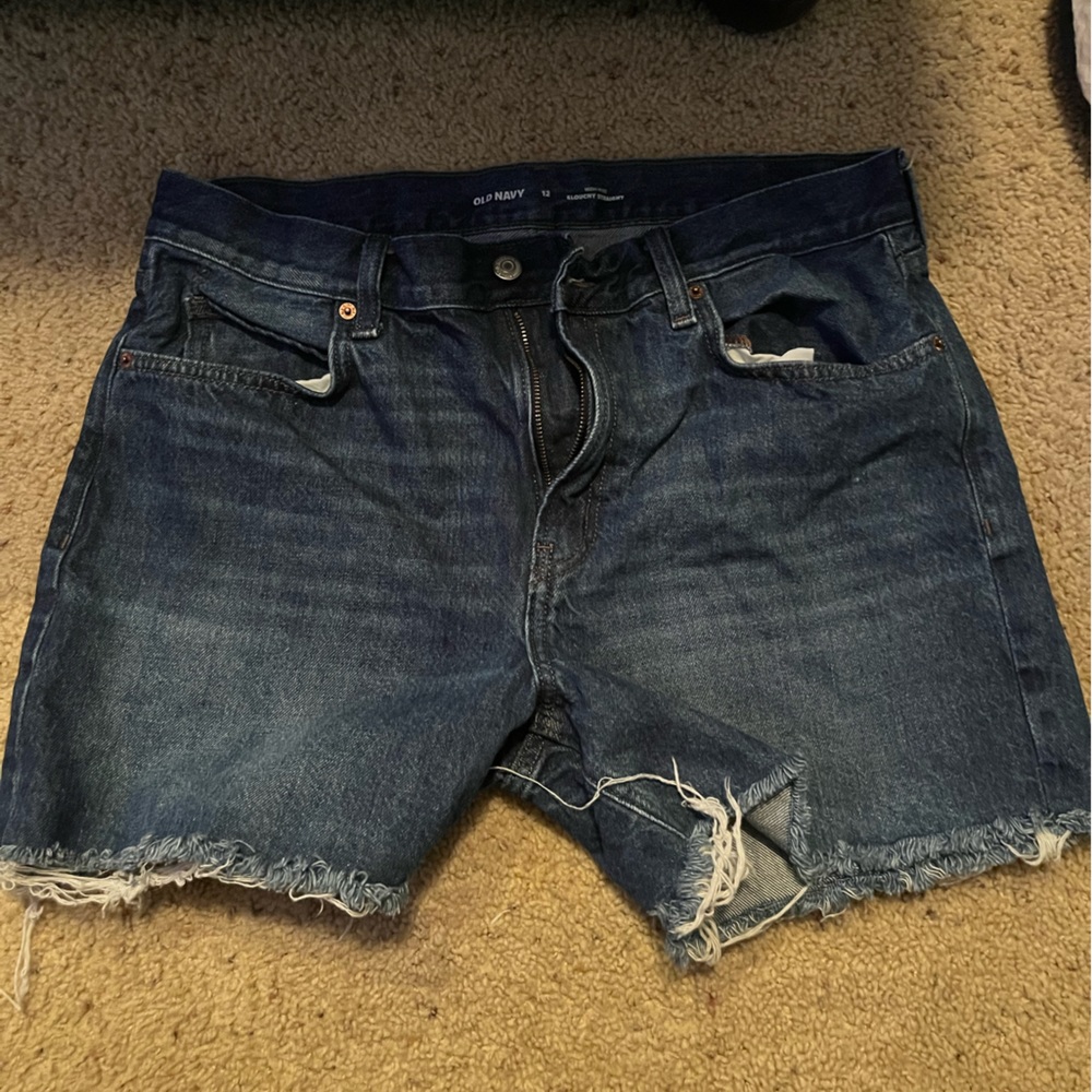 Barely used, great condition and the brand is old navy.